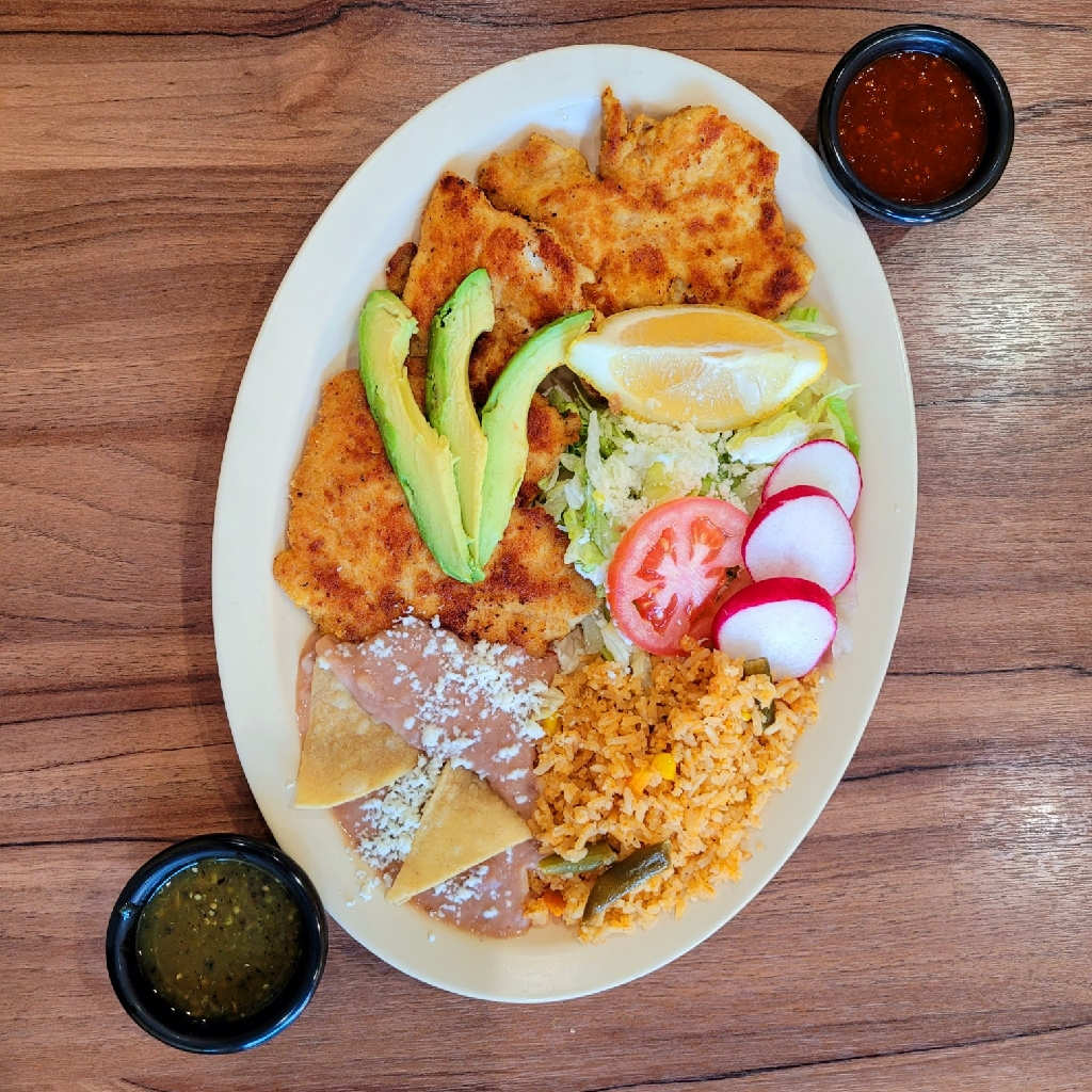 PECHUGA DE POLLO EMPANISADO