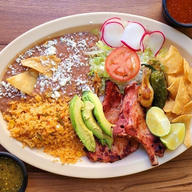 CHULETAS DE PUERCO PLATE